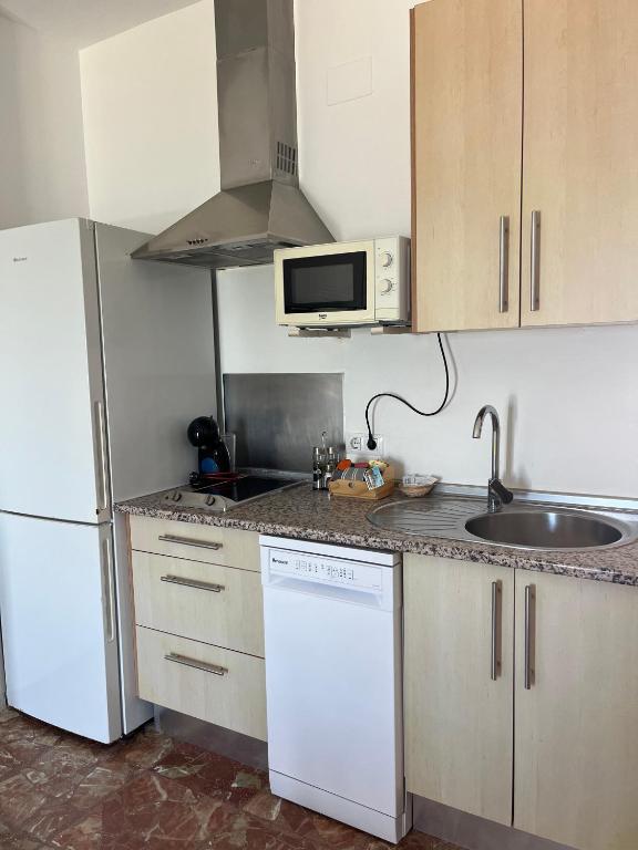 Apartamento de 2 dormitorios con terraza y vistas al mar
