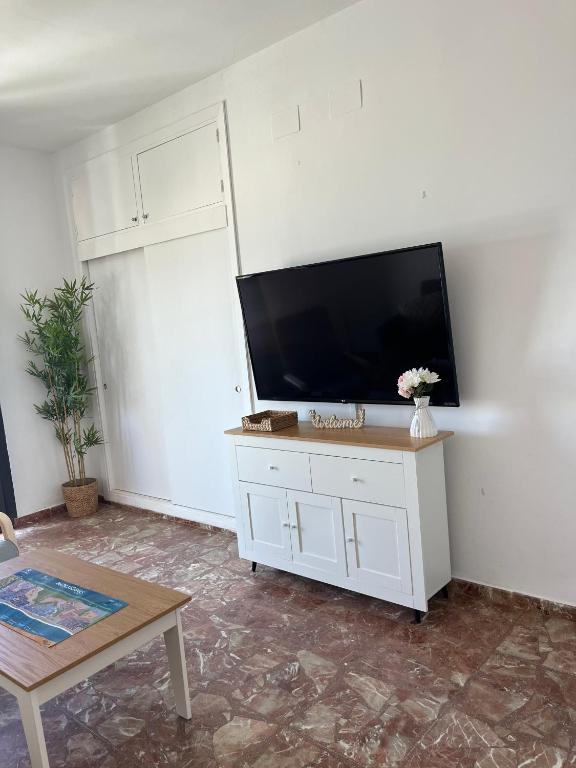 Apartamento de 2 dormitorios con terraza y vistas al mar