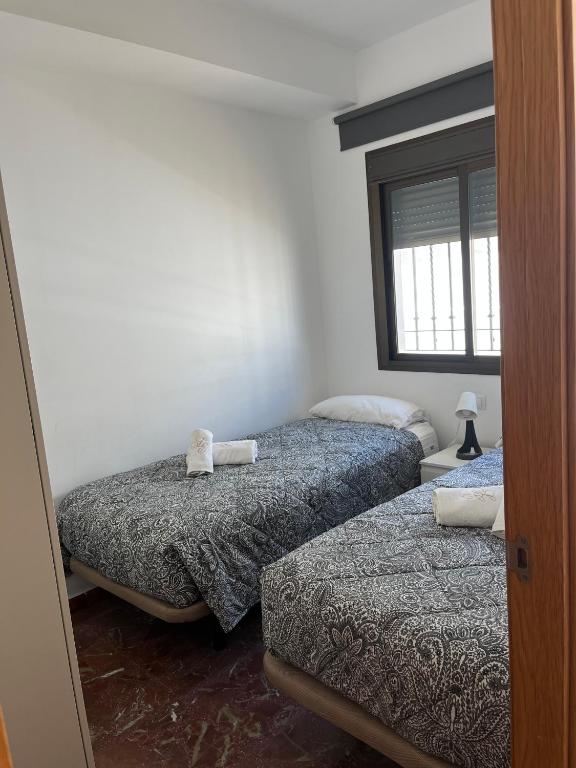 Apartamento de 2 dormitorios con terraza y vistas al mar