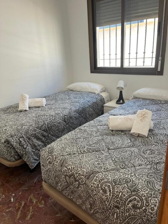 Apartamento de 2 dormitorios con terraza y vistas al mar