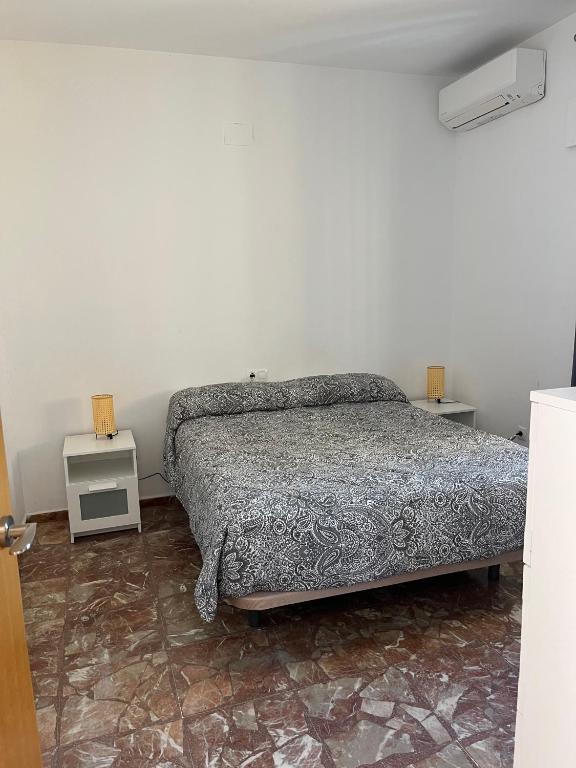 Apartamento de 2 dormitorios con terraza y vistas al mar