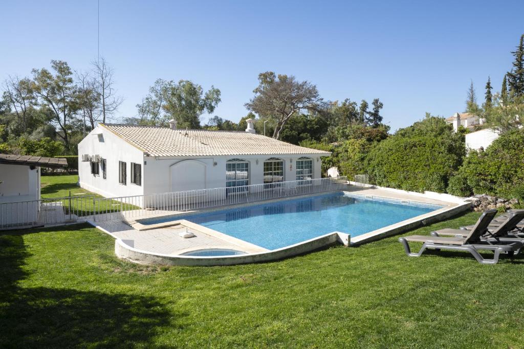 VILA HD heated pool - By HD