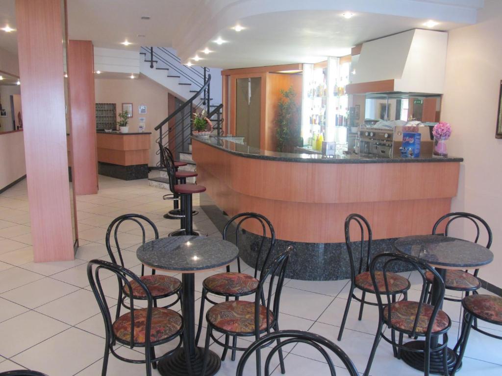 Kuchyň nebo kuchyňský kout v ubytování Hotel Basilea