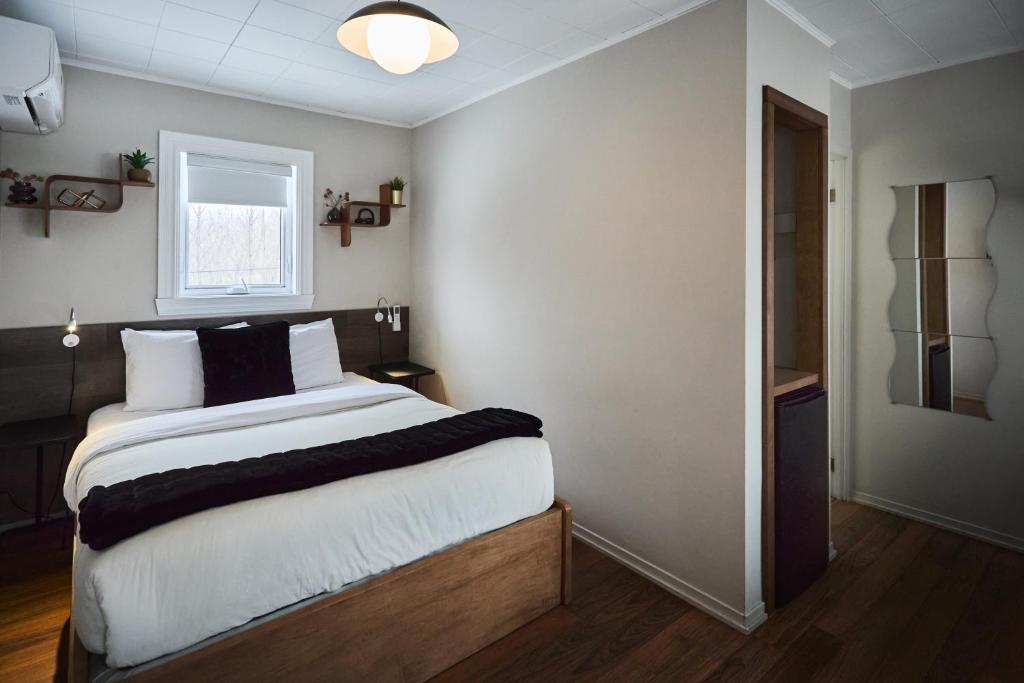 Motel Boutique Hygge - anciennement Aux Portes du Soleil - Quarto Pequeno Com Cama Queen