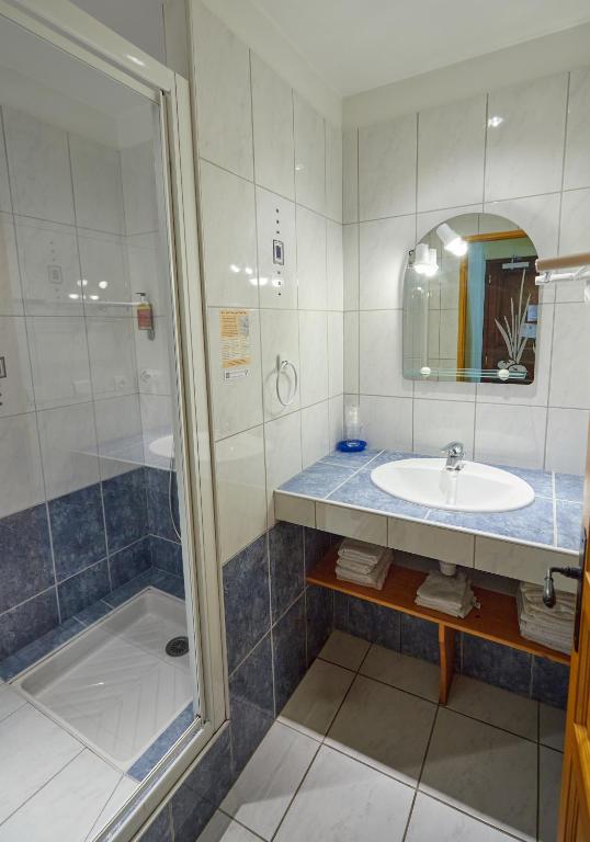 Hôtel Panoramic et des Bains - Habitación Cuádruple