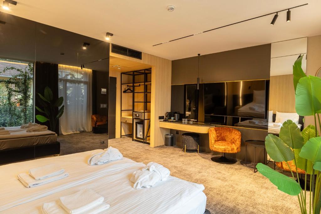 Hotel Zena Beauty & Shopping Center