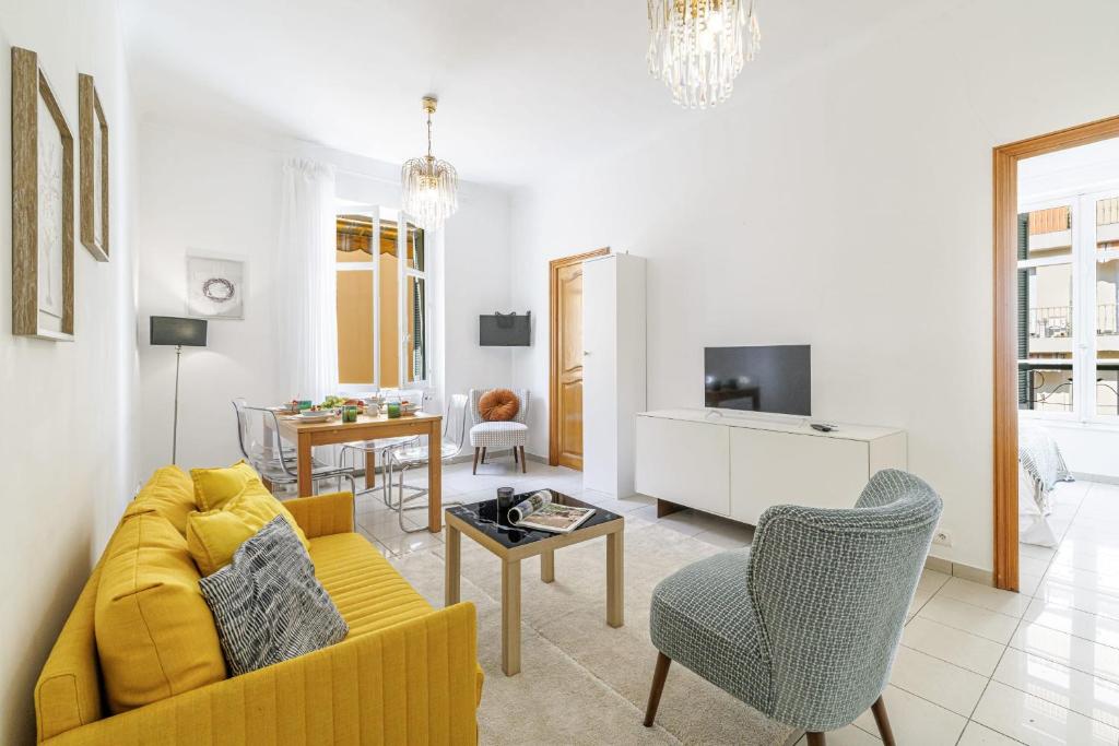 MY CASA Durante 14 - Cosy Apartment in town Close Train Station