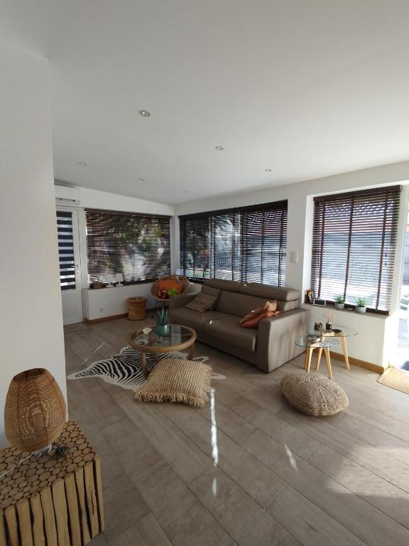 Les Palmiers, maison mitoyenne, quartier balnéaire, terrasses, clim