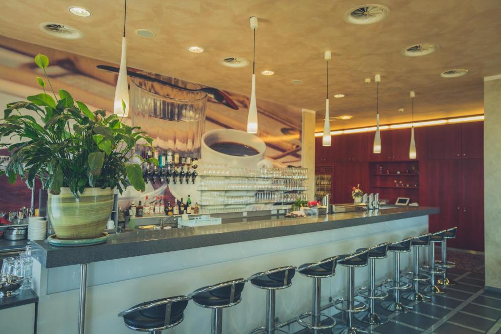 Lounge alebo bar v ubytovaní Hotel Bokan Exclusiv