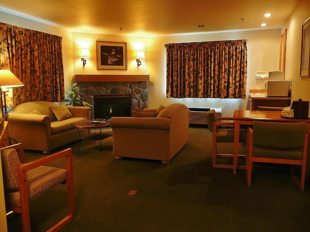Posezení v ubytování Fidalgo Country Inn