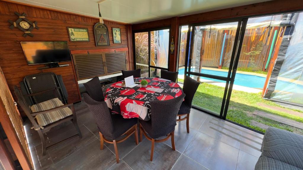 Casa con piscina climatizada cubierta, un refugio de paz tanto en invierno como en verano, a metros 