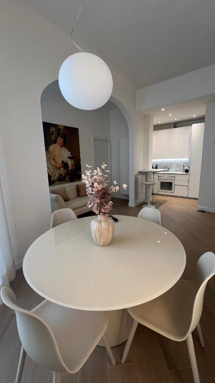 casa cavour beige