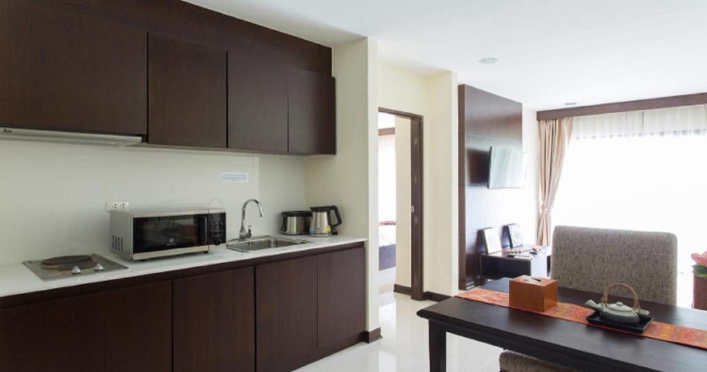 Kuchyň nebo kuchyňský kout v ubytování The Lai Thai Luxury Condominiums