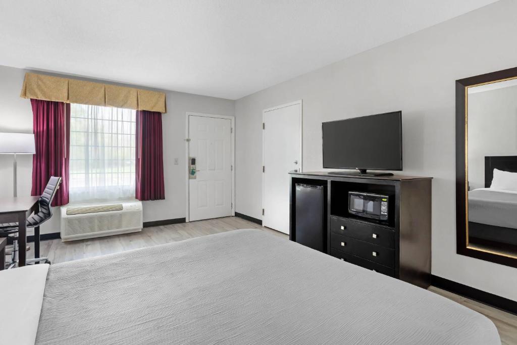Quality Inn Andrews - Habitación Estándar Con Cama Grande - Fumadores