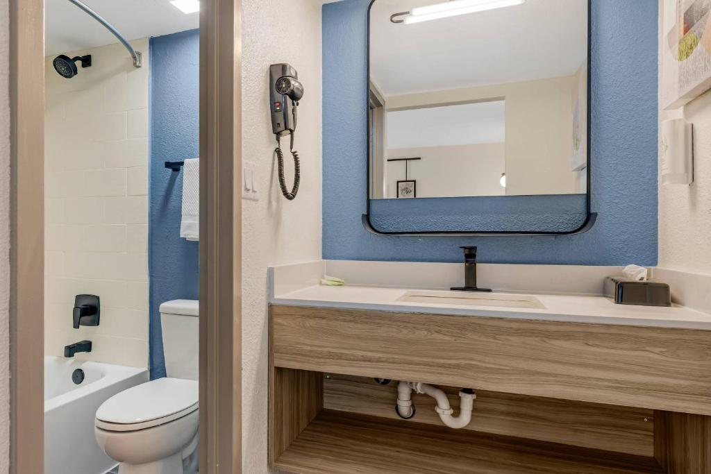 Sleep Inn & Suites Merrillville - Efficiency Suite, 4 Kingsize Bedden, Niet-roken