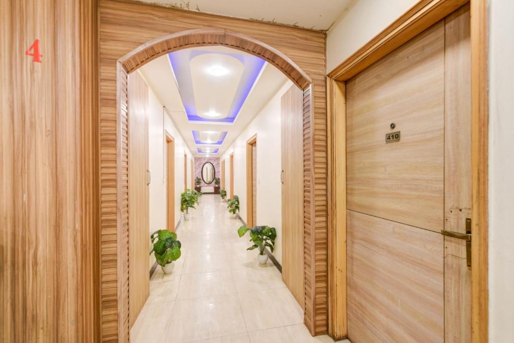 Hotel Royal Plaza At IGI Airport photo