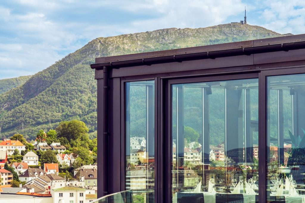 Bergsutsikt från hotellet