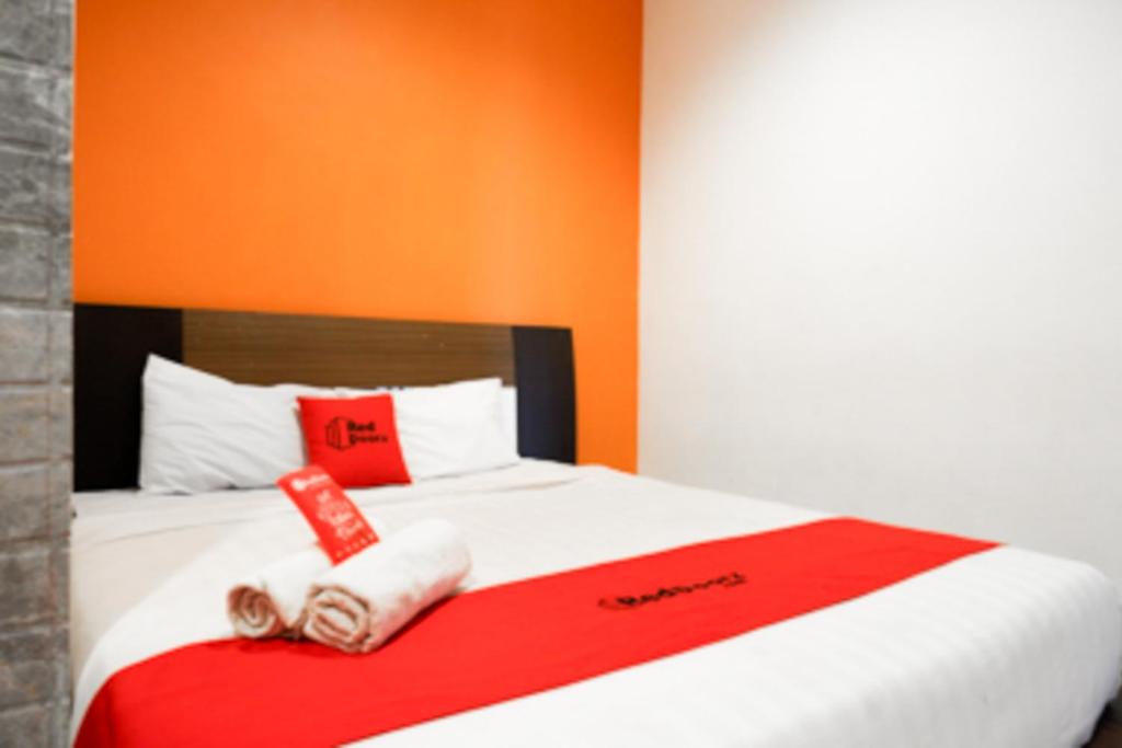 RedDoorz Plus near Ciputra Mall Simpang Lima 2 - Habitación Doble Estándar