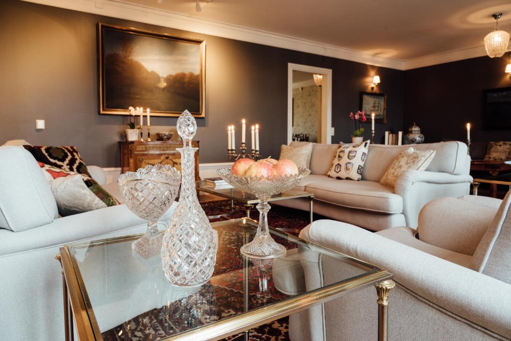 Posezení v ubytování Gränsö Slott Hotel & Spa