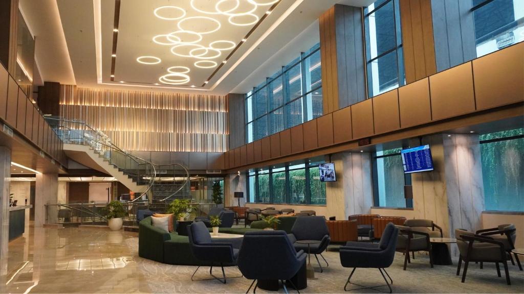 Grand Anara Airport Hotel - Housity