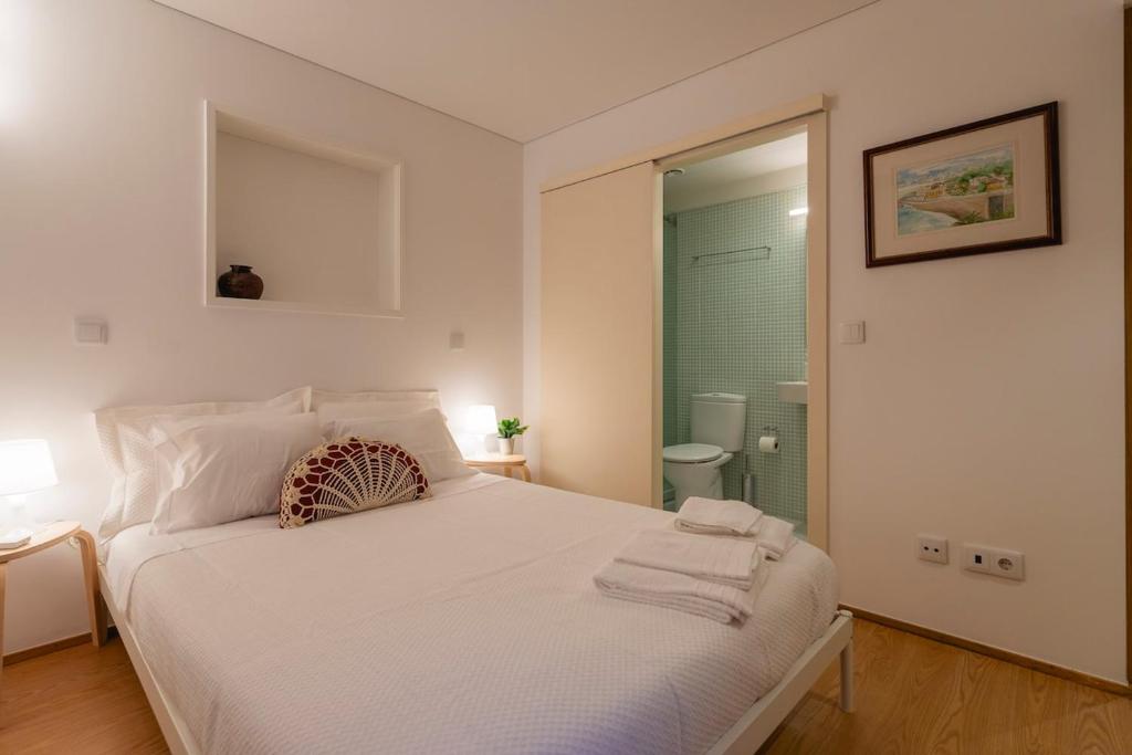 Modern 2-bedroom apartment near Braga Cathedral