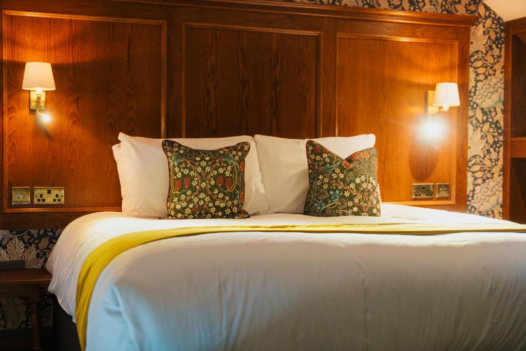 The Crown & Greyhound by Innkeeper's Collection - 