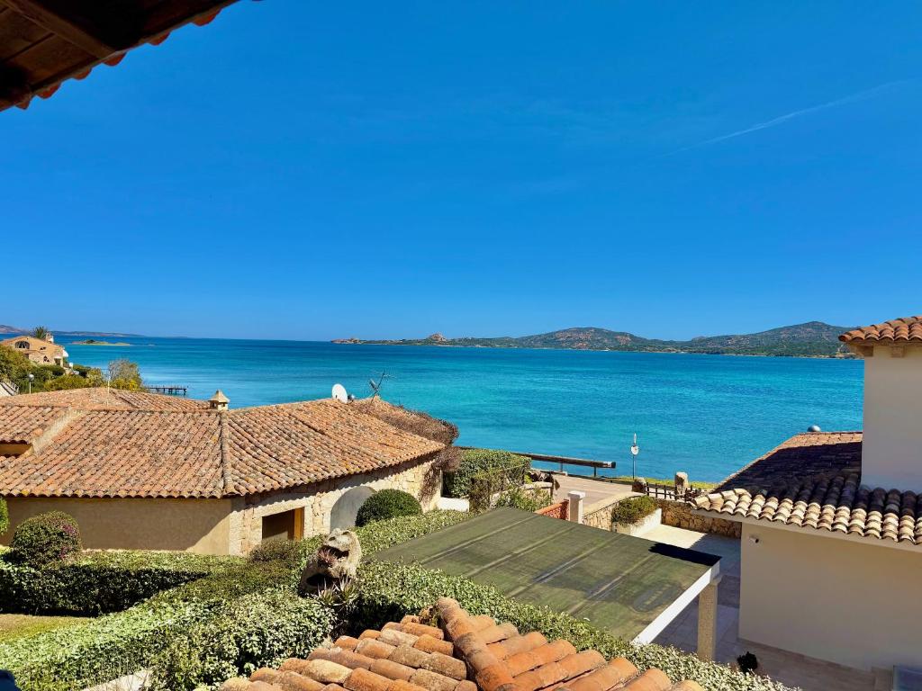 a view of the ocean from the roof of a house at Villa Rosa in Cannigione