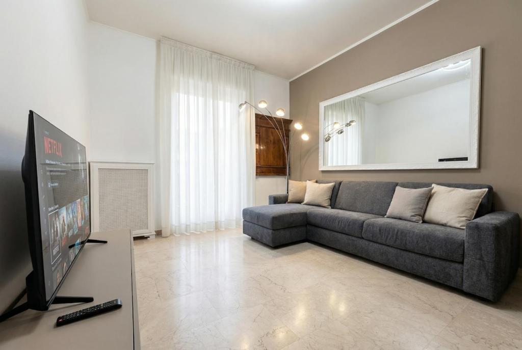 Spacious Modern Apt AC Close to Metro