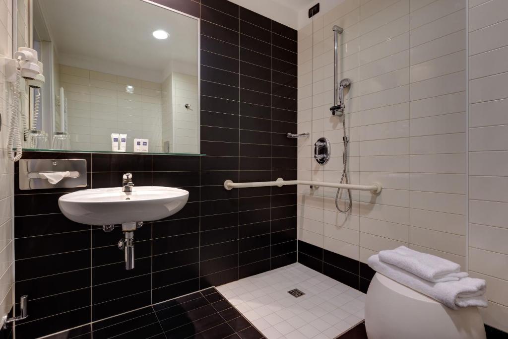 iH Hotels Roma Z3 - Chambre Simple - Accès Personnes Handicapées