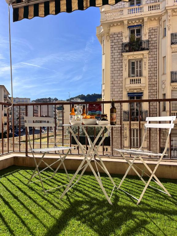 Charme niçois, 15min de la mer, 3 chambres, climatisation, terrasse