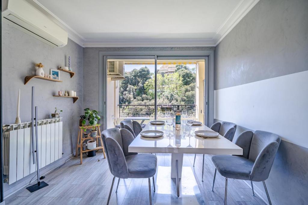 Charming, quiet two-bedroom apartment, parking, and beautiful view