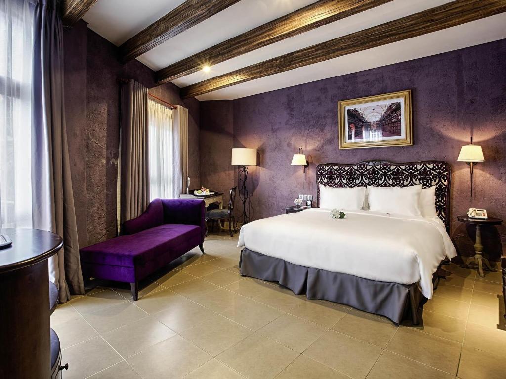 Family Suite with One King Bed and Twin Beds