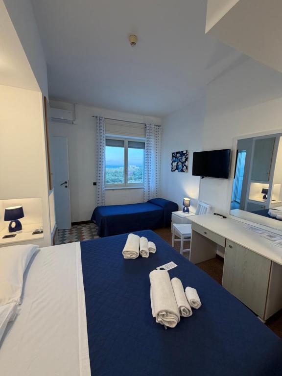 Hotel La Plancia - Chambre Triple Supérieure Avec Vue Sur Mer