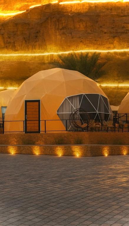 BUBBLE lUXURY RUM JNOPE CAMP