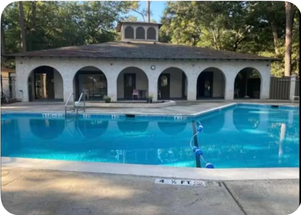 On Island | Pool | Tennis | Pet Friendly | Parking