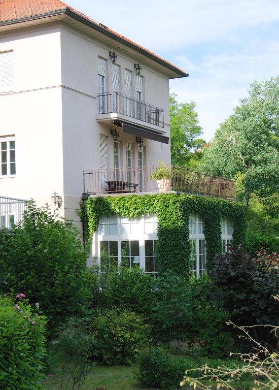 Zahrada ubytování Embassy Row BnB