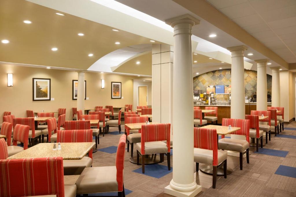 Comfort Inn & Suites Presidential photo