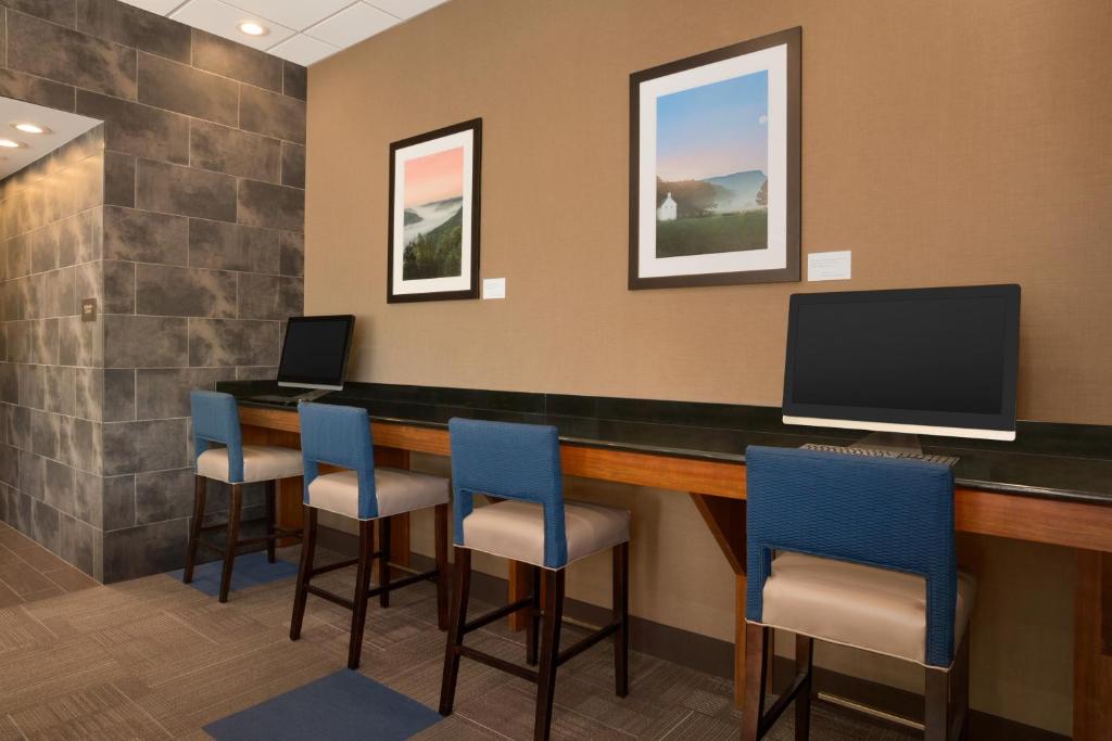 Comfort Inn & Suites Presidential photo