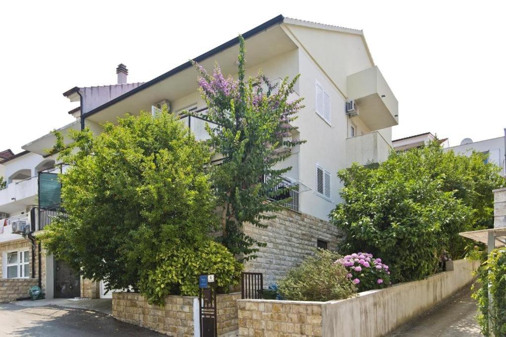Apartments with WiFi Hvar - 25301