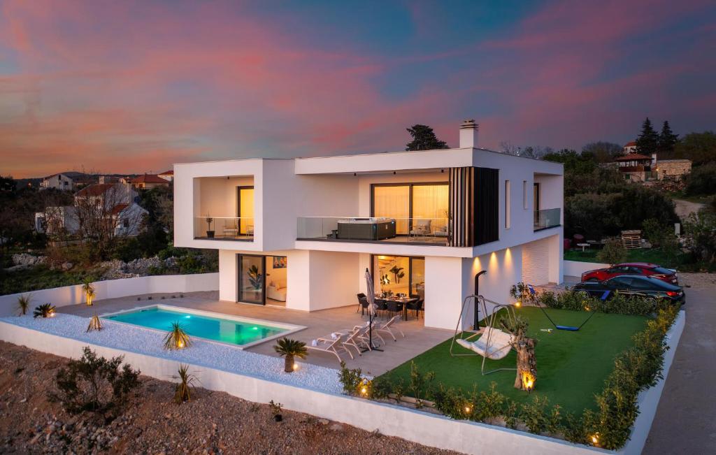 Cozy Home In Primosten