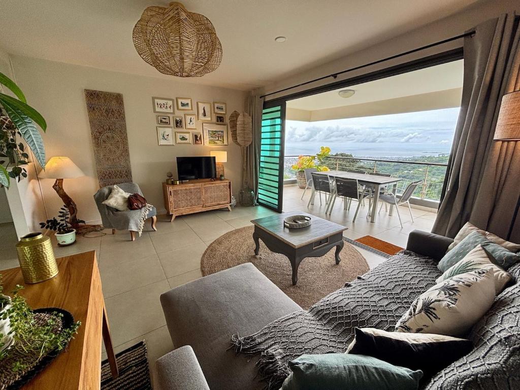 Cocoon - Awesome view, cosy 1bdroom AC with pool - hébergement à Tahiti