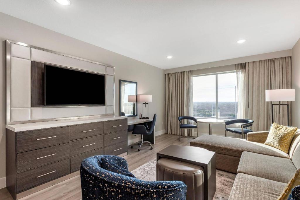 Cambria Hotel Austin Uptown near the Domain photo