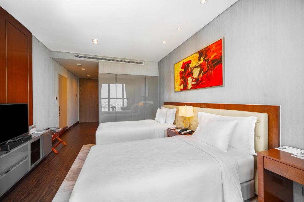 Grand Studio Twin with one-time Complimentary Minibar