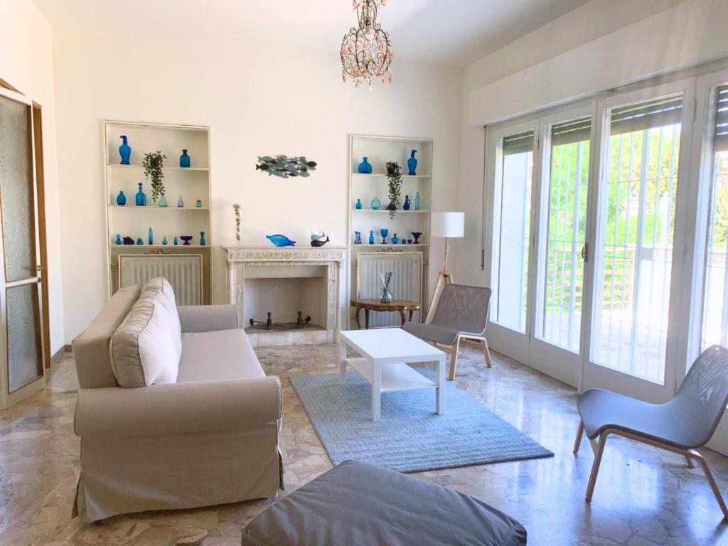 RN004 - Rimini, affascinante villa vicino al mare, Rimini (updated ...