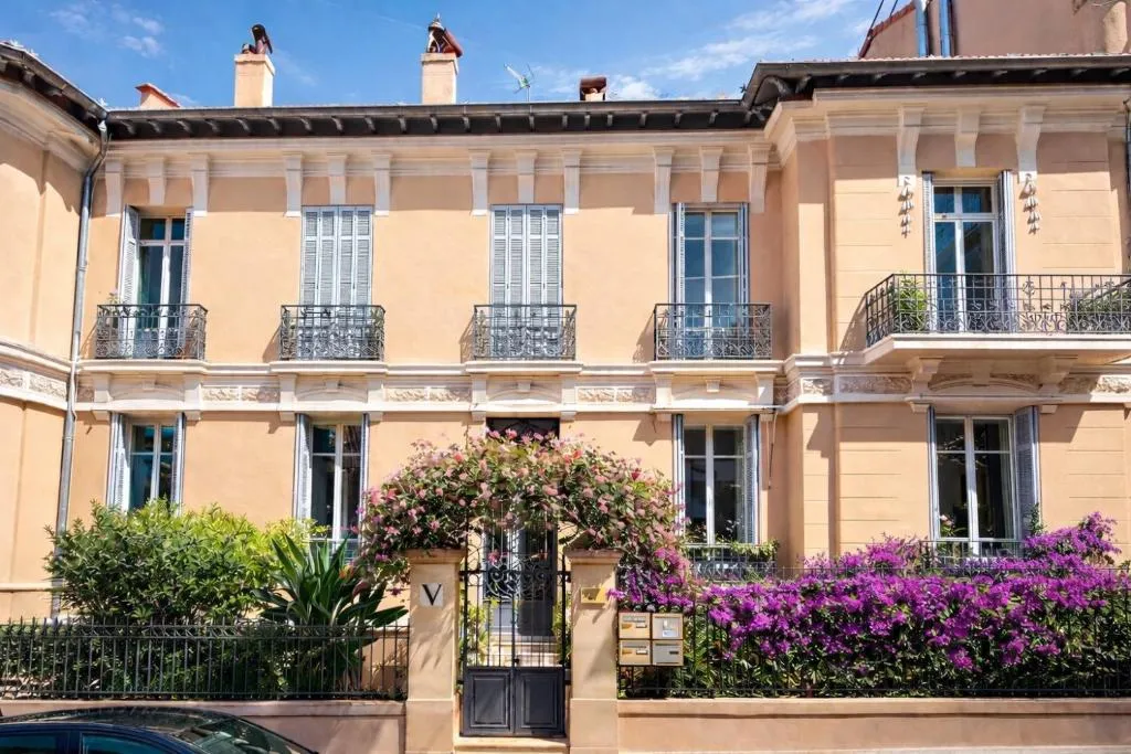 Quiet Private Apartment - 2min Train Station - 5min Palais Croisette - Private entrance