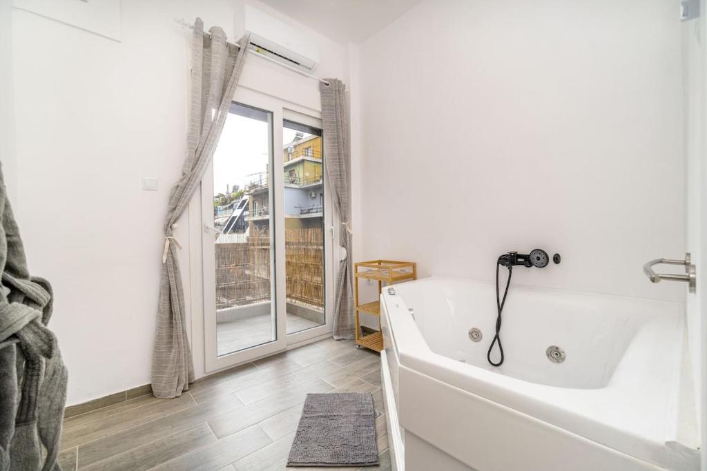 Lover's apartment with jacuzzi downtown 4th fl