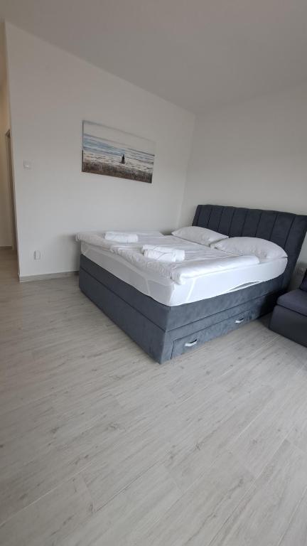 Guest House Nina - Quarto Duplo Com Varanda (2 Adultos + 1 Criança)