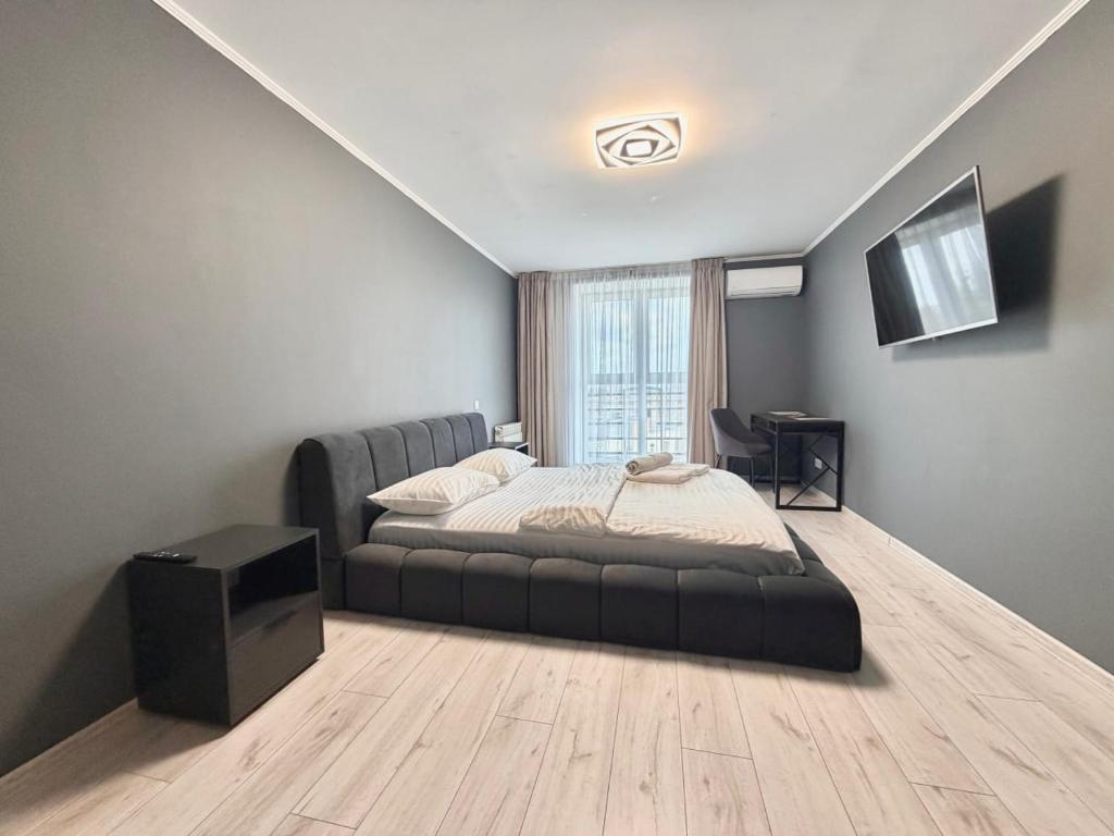 ApartPoltava 1-bedroom з великою кухнею та шикарною панорамою на АНТОНА ГРИЦАЯ,10 фото 4