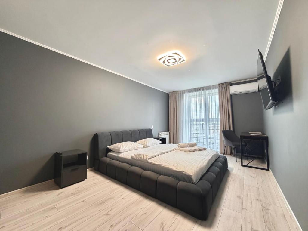 Готелі: ApartPoltava 1-bedroom з великою кухнею та шикарною панорамою на АНТОНА ГРИЦАЯ,10, Полтава