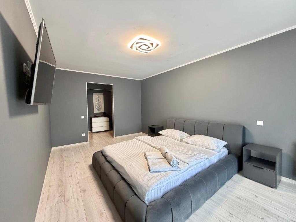 ApartPoltava 1-bedroom з великою кухнею та шикарною панорамою на АНТОНА ГРИЦАЯ,10 фото 5